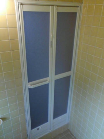 【北本店】　鴻巣市Ｙ様邸　浴室ドアの取り替え