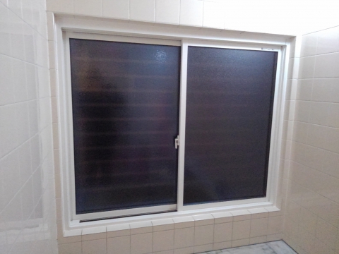 桶川市　浴室窓の取り替え（マドリモ断熱窓）